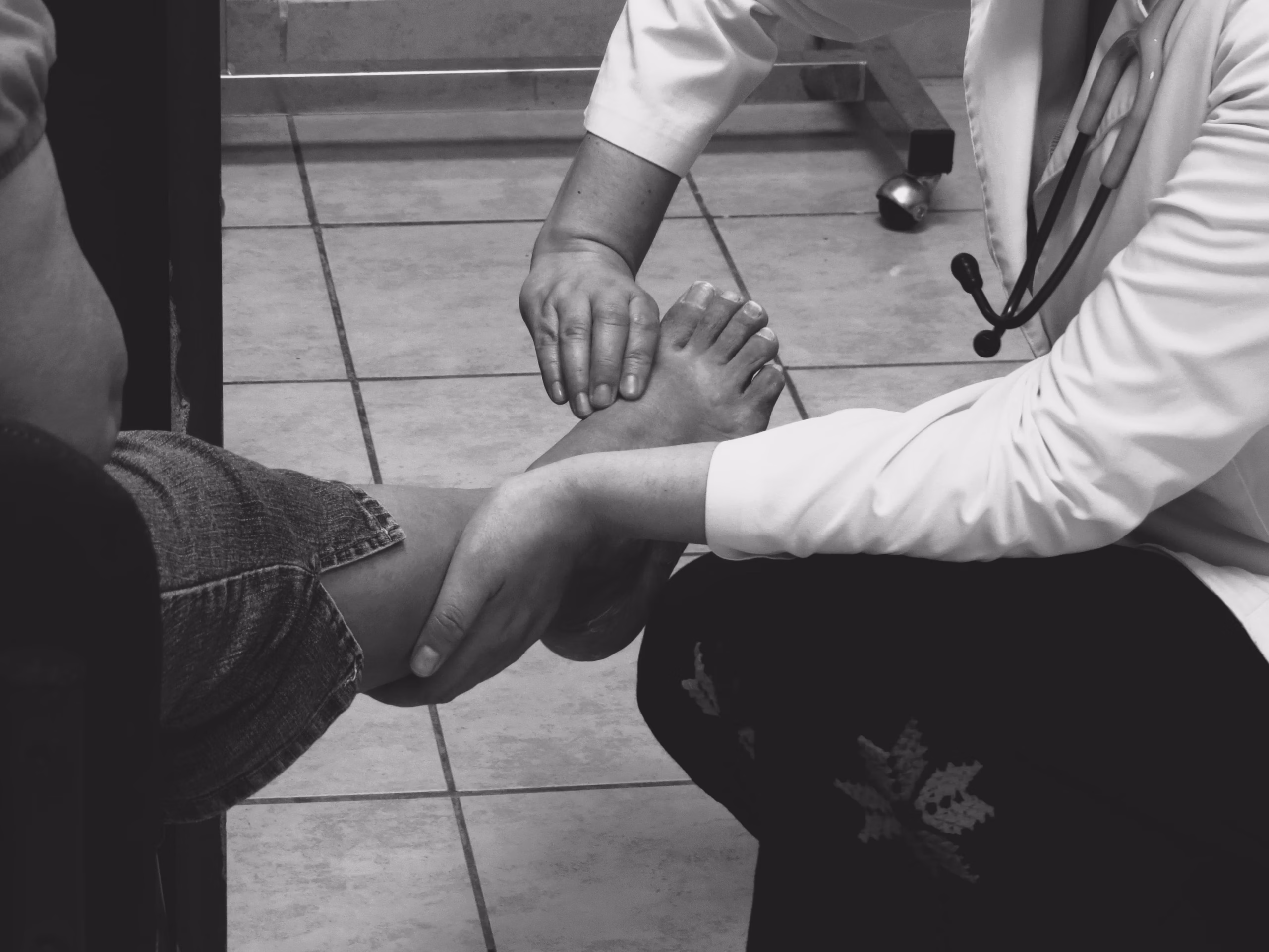 Clinical examination of the lower leg and foot